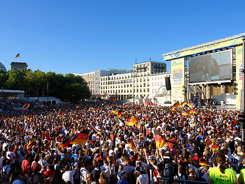 Fanmeile am Reichstag Fotos
